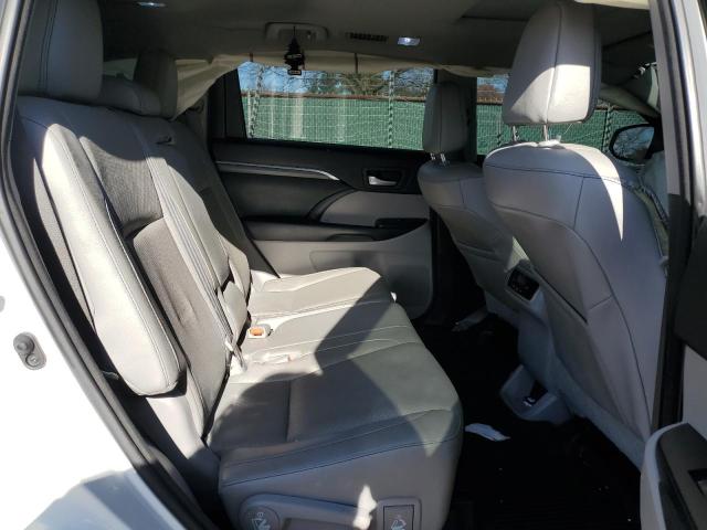 Photo 11 from auction – 2017 TOYOTA HIGHLANDER with VIN 5TDDZRFH5HS420676