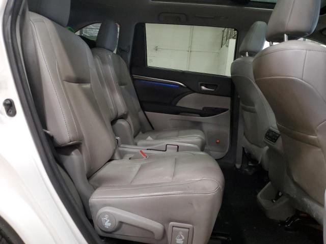 Photo 11 from auction – 2016 TOYOTA HIGHLANDER with VIN 5TDDKRFH5GS260558