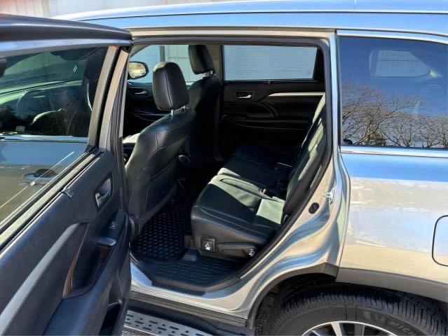 Photo 6 from auction – 2019 TOYOTA HIGHLANDER with VIN 5TDJZRFH4KS61517X