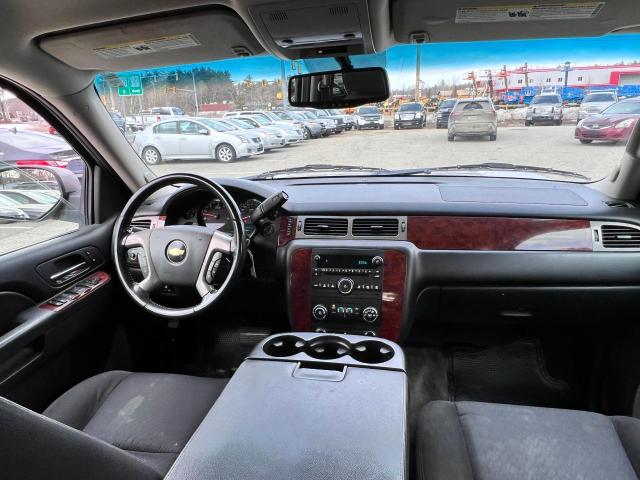 Photo 9 from auction – 2011 CHEVROLET AVALANCHE with VIN 3GNTKEE32BG271834