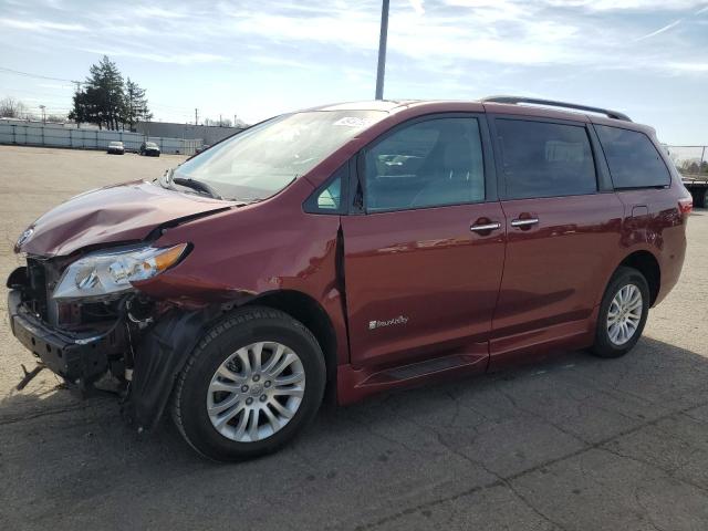 Photo 1 from auction – 2015 TOYOTA SIENNA XLE with VIN 5TDYK3DC0FS654151