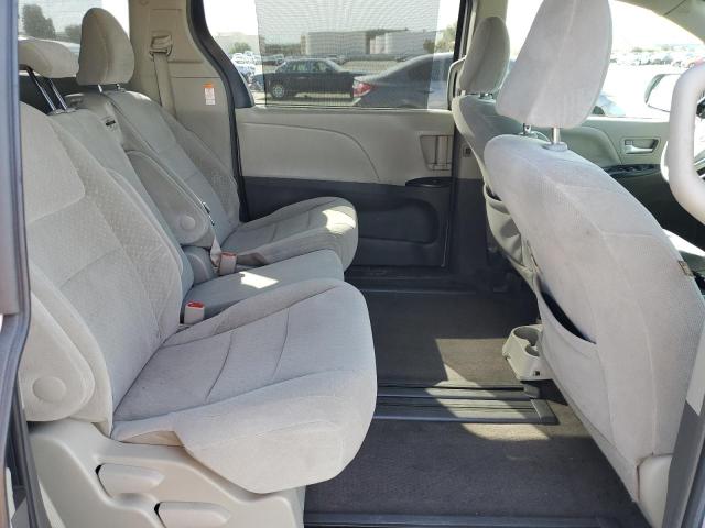 Photo 10 from auction – 2017 TOYOTA SIENNA LE with VIN 5TDKZ3DC3HS879815