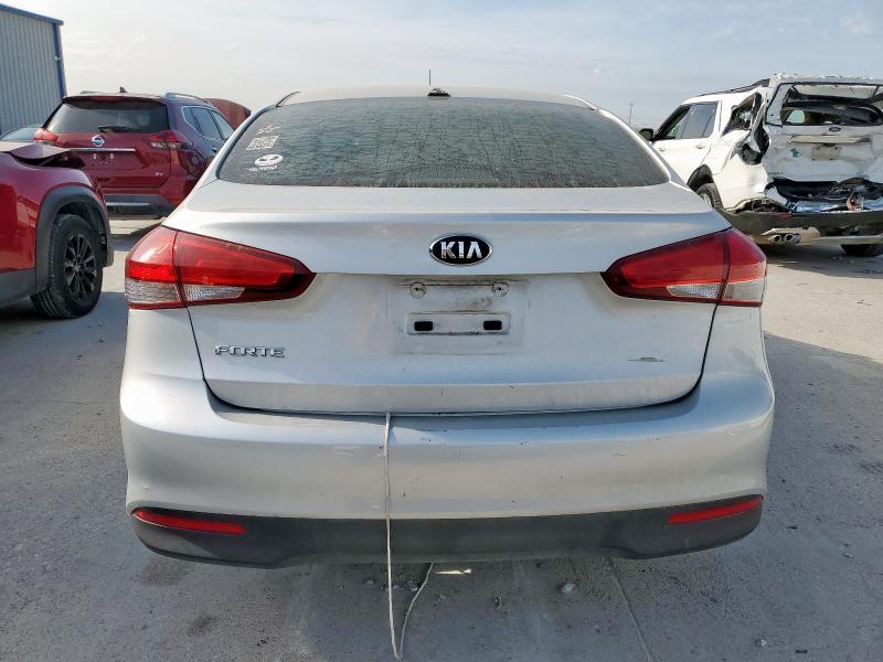 Photo 6 from auction – 2017 KIA FORTE LX with VIN 3KPFK4A7XHE065108