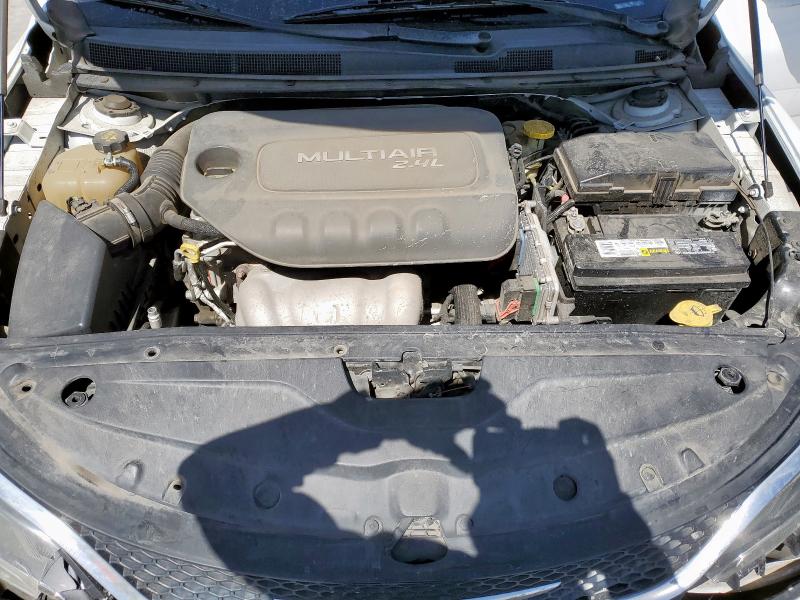 Снимка 11 от търг – 2015 CHRYSLER 200 LIMITE с VIN 1C3CCCAB3FN552078