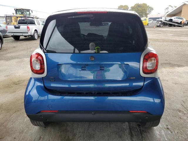 Photo 6 from auction – 2018 SMART FORTWO with VIN WMEFJ9BA4JK324853