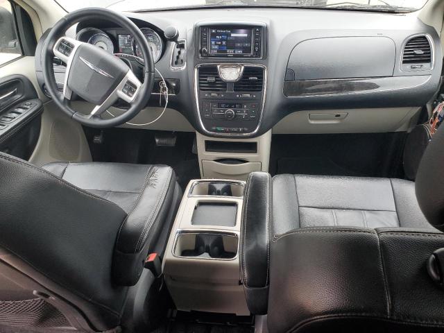Photo 8 from auction – 2016 CHRYSLER TOWN & COU with VIN 2C4RC1BG2GR138525