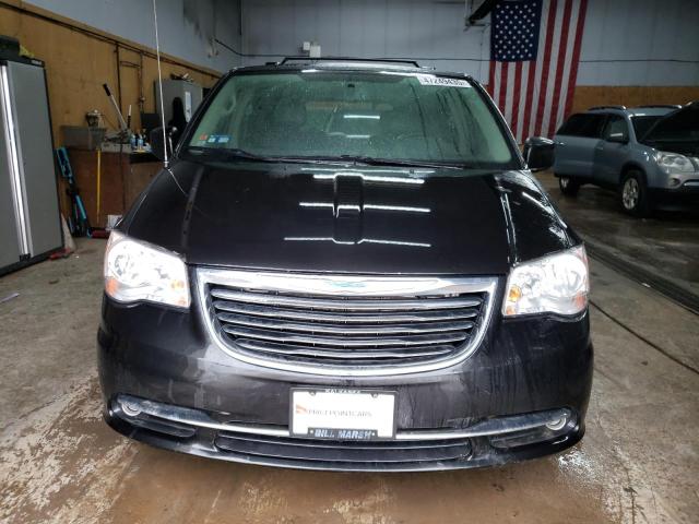 Photo 5 from auction – 2016 CHRYSLER TOWN & COU with VIN 2C4RC1BG0GR129774