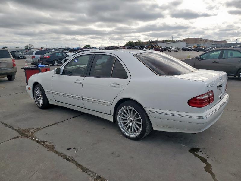 Снимка 2 от търг – 2001 MERCEDES-BENZ E 320 с VIN WDBJF65J71B292564