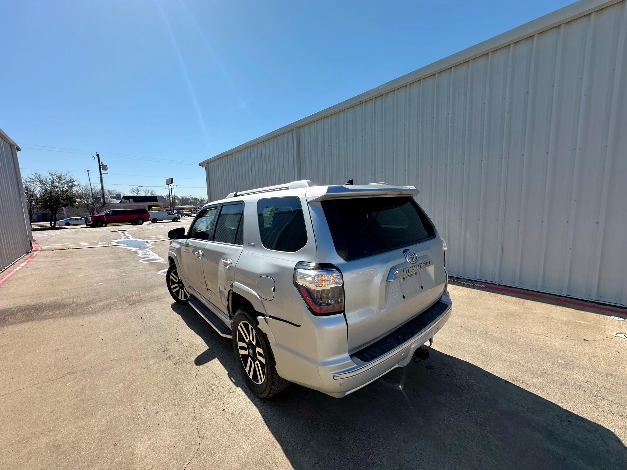 Photo 3 from auction – 2016 TOYOTA 4RUNNER SR with VIN JTEBU5JR0G5287260