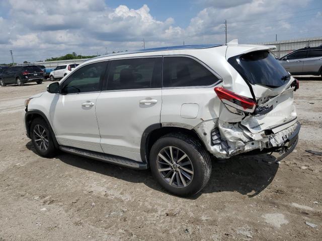 Photo 2 from auction – 2017 TOYOTA HIGHLANDER with VIN 5TDKZRFH0HS515931