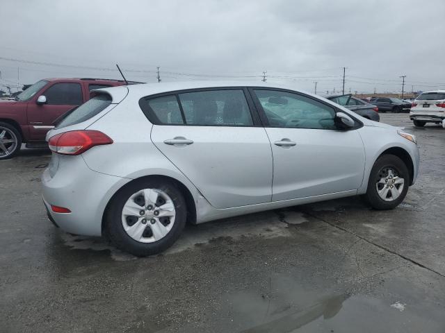 Photo 3 from auction – 2017 KIA FORTE LX with VIN KNAFK5A89H5683382