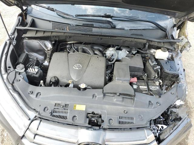 Photo 12 from auction – 2018 TOYOTA HIGHLANDER with VIN 5TDYZRFH6JS260671