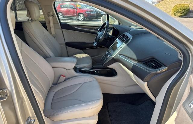 Photo 5 from auction – 2017 LINCOLN MKC RESERV with VIN 5LMCJ3D91HUL27895