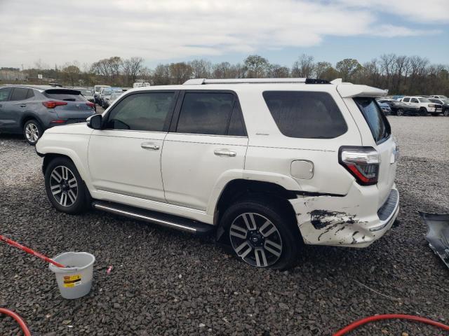 Photo 2 from auction – 2018 TOYOTA 4RUNNER SR with VIN JTEZU5JR6J5186133