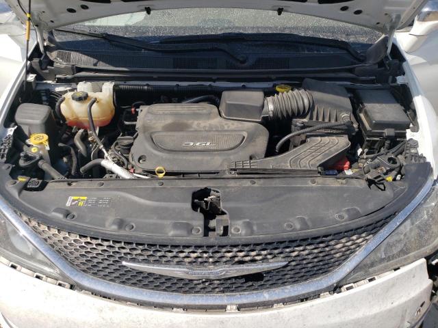 Photo 12 from auction – 2017 CHRYSLER PACIFICA L with VIN 2C4RC1GG6HR705541