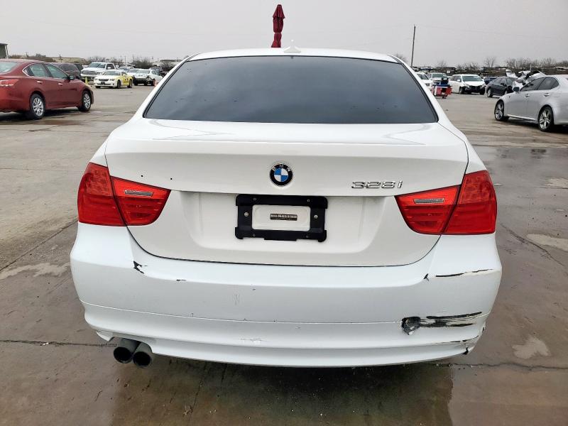 Photo 6 from auction – 2011 BMW 328 I SULE with VIN WBAPH5G52BNM80602