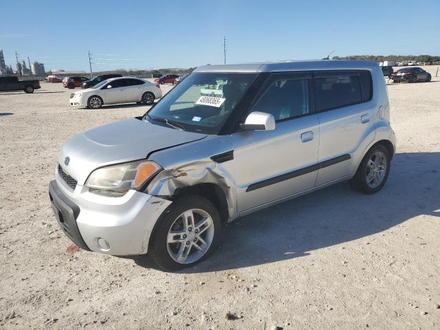 KIA SOUL + 2010 with VIN KNDJT2A2XA7037668 - Photo from auction
