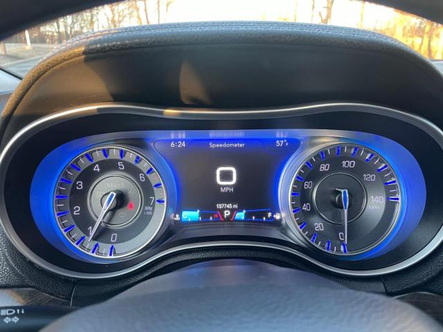 Photo 8 from auction – 2016 CHRYSLER 300C with VIN 2C3CCAKG5GH164312