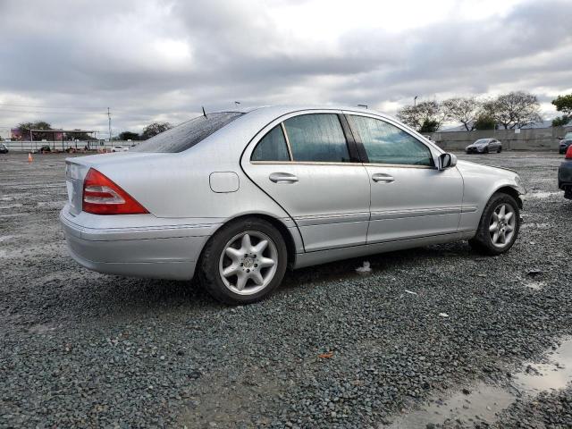 Photo 3 from auction – 2002 MERCEDES-BENZ C with VIN WDBRF64J62F216641