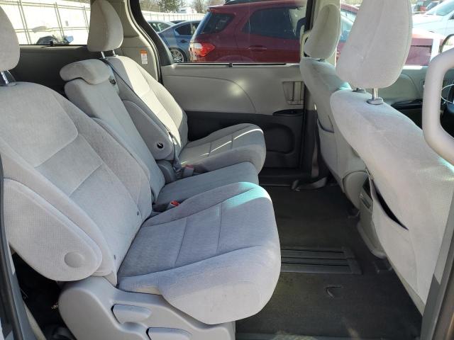 Photo 11 from auction – 2017 TOYOTA SIENNA LE with VIN 5TDKZ3DC6HS771737