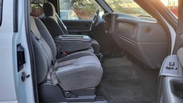 Photo 5 from auction – 2003 CHEVROLET SILVERADO with VIN 1GCHC29UX3E372836