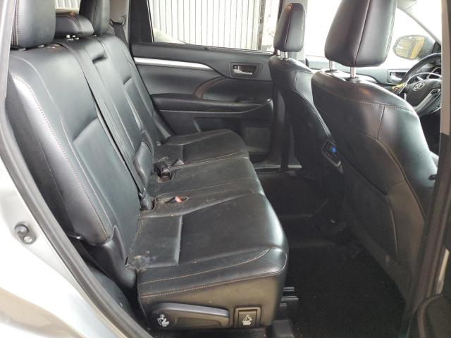 Photo 11 from auction – 2017 TOYOTA HIGHLANDER with VIN 5TDJGRFH3HS026859