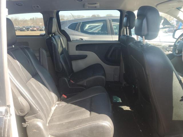 Photo 11 from auction – 2016 CHRYSLER TOWN & COU with VIN 2C4RC1BG7GR297444