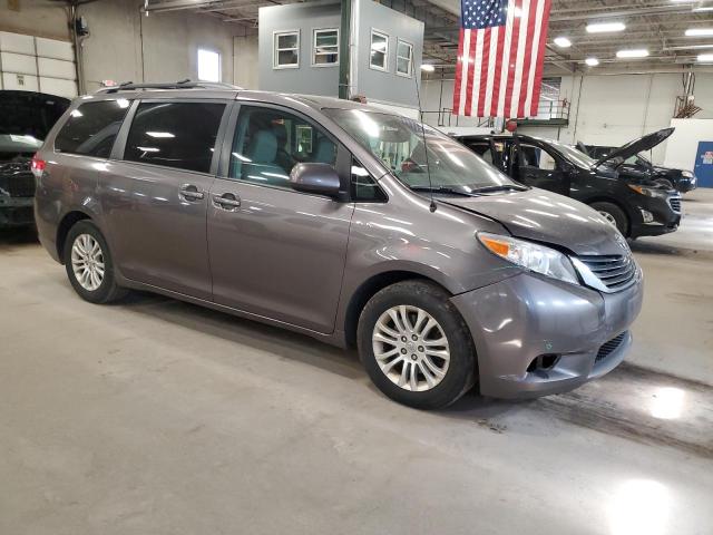 Photo 4 from auction – 2012 TOYOTA SIENNA XLE with VIN 5TDYK3DC7CS254843