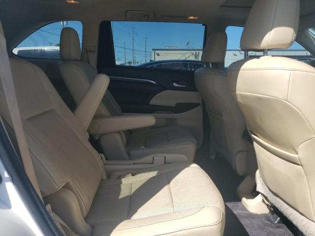 Photo 11 from auction – 2016 TOYOTA HIGHLANDER with VIN 5TDYKRFH7GS124322
