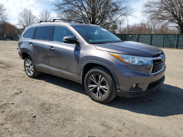 Photo 4 from auction – 2016 TOYOTA HIGHLANDER with VIN 5TDJKRFH3GS320856