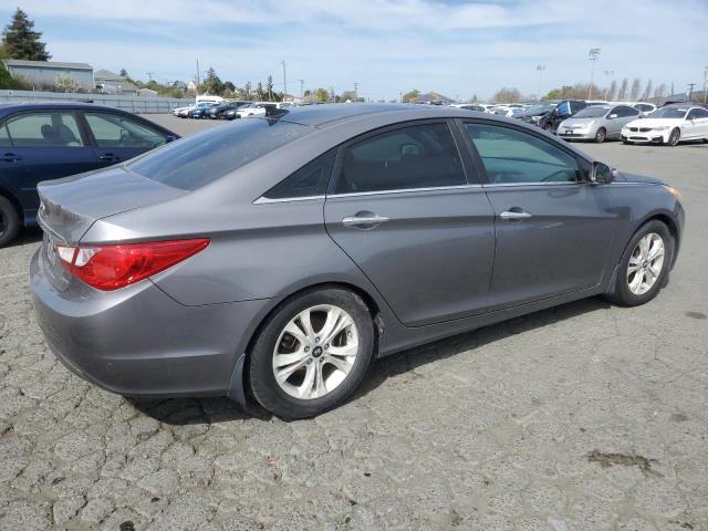 Photo 3 from auction – 2012 HYUNDAI SONATA SE with VIN 5NPEC4AC1CH386187