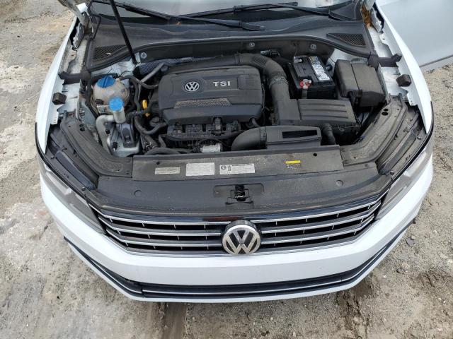 Photo 11 from auction – 2017 VOLKSWAGEN PASSAT S with VIN 1VWAT7A38HC077574