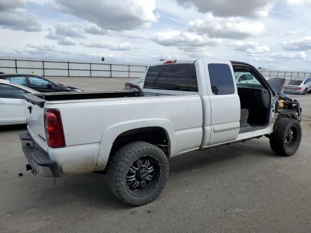 Photo 3 from auction – 2003 CHEVROLET SILVERADO with VIN 1GCHC29U13E267442