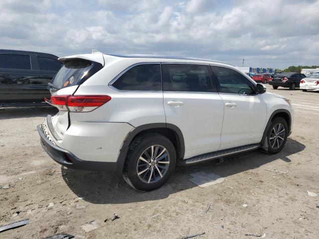 Photo 3 from auction – 2017 TOYOTA HIGHLANDER with VIN 5TDKZRFH0HS515931