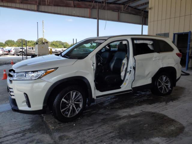 TOYOTA HIGHLANDER 2019 with VIN 5TDJGRFH3KS056483 - Photo from auction