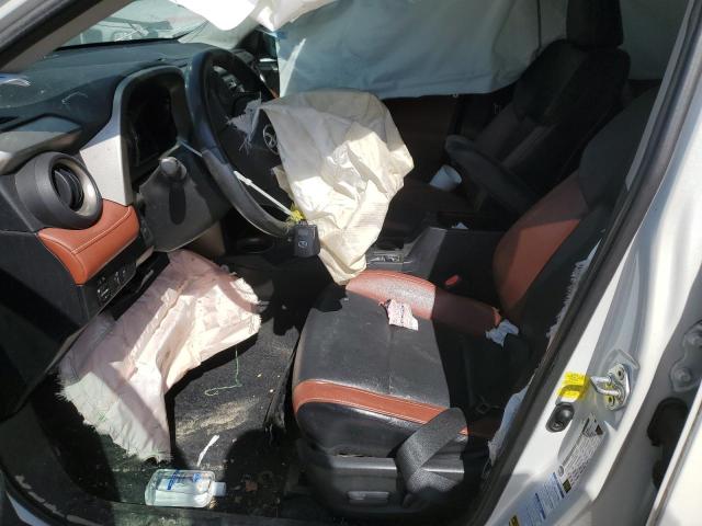 Photo 7 from auction – 2014 TOYOTA RAV4 LIMIT with VIN 2T3DFREVXEW182477