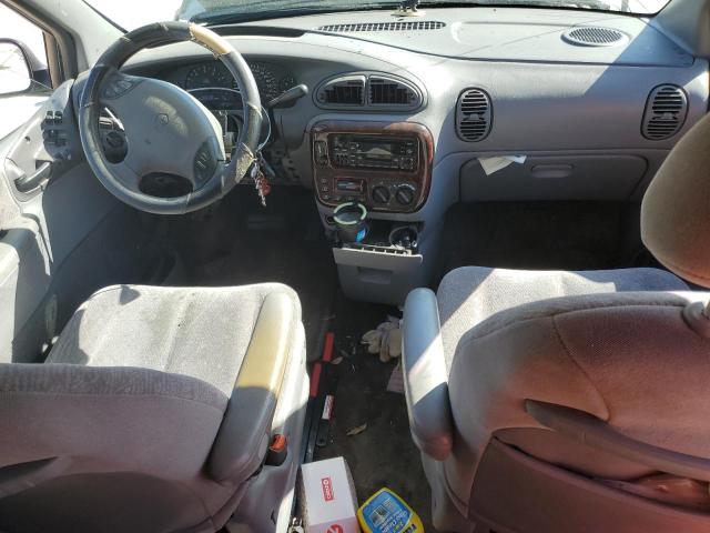 Photo 8 from auction – 2000 CHRYSLER TOWN & COU with VIN 1C4GP54G7YB561391