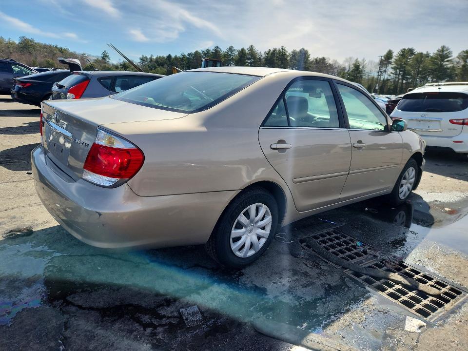 Photo 3 from auction – 2005 TOYOTA CAMRY with VIN 4T1BE32KX5U548965