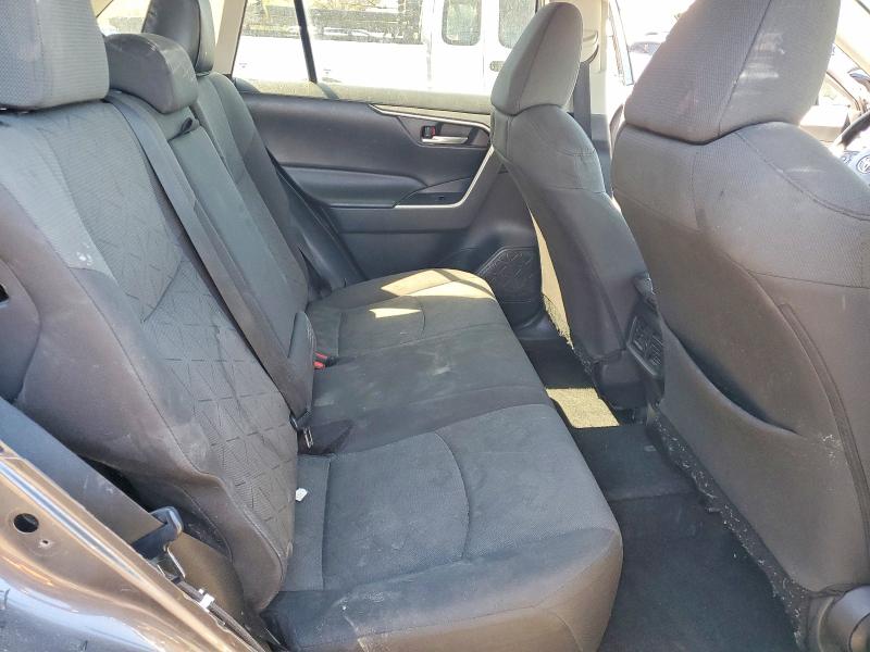 Photo 11 from auction – 2022 TOYOTA RAV4 with VIN 2T3W1RFV6NC182306