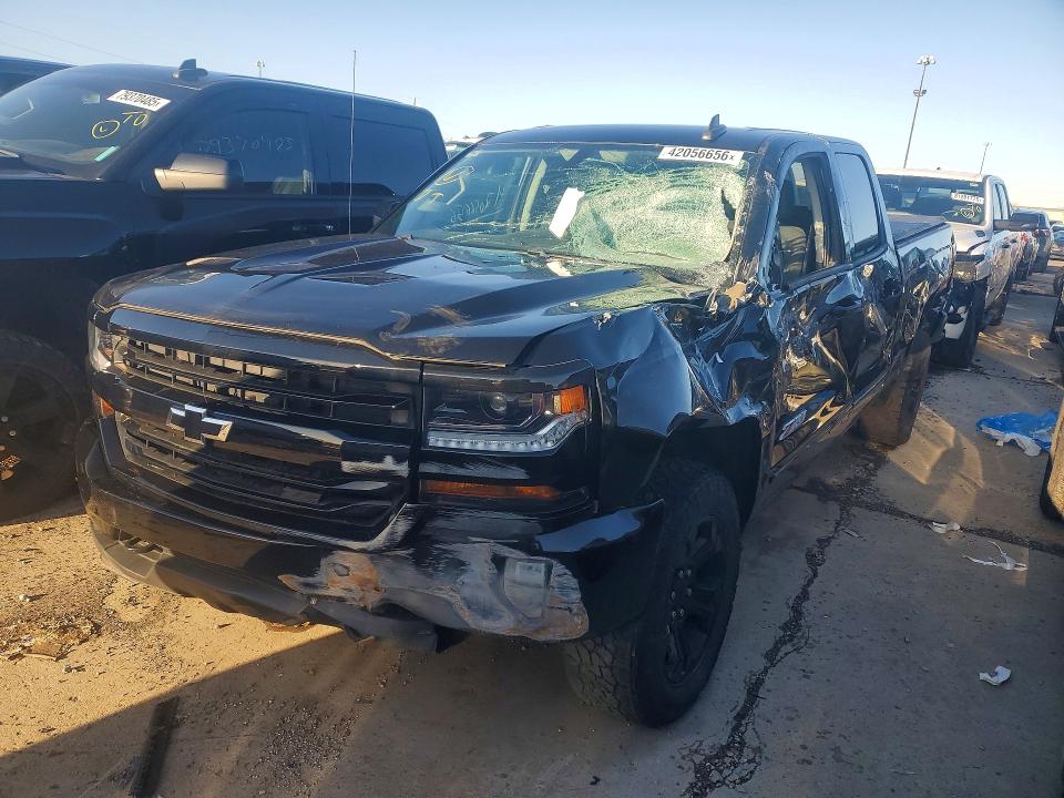 CHEVROLET SILVERADO 2018 with VIN 2GCVKREC4J1102303 - Photo from auction