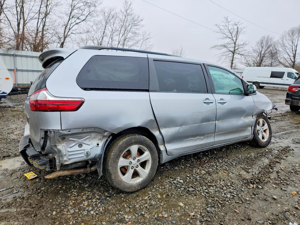 صورة رقم 3 من المزاد - 2017 TOYOTA SIENNA مع VIN 5TDKZ3DC2HS833862