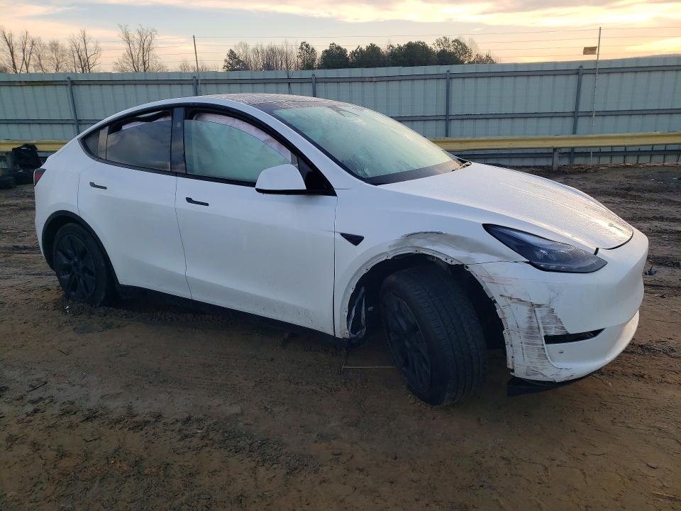 Photo 4 from auction – 2024 TESLA MODEL Y with VIN 7SAYGAEEXRF206646