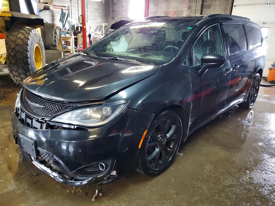 CHRYSLER PACIFICA 2019 with VIN 2C4RC1EG0KR524039 - Photo from auction