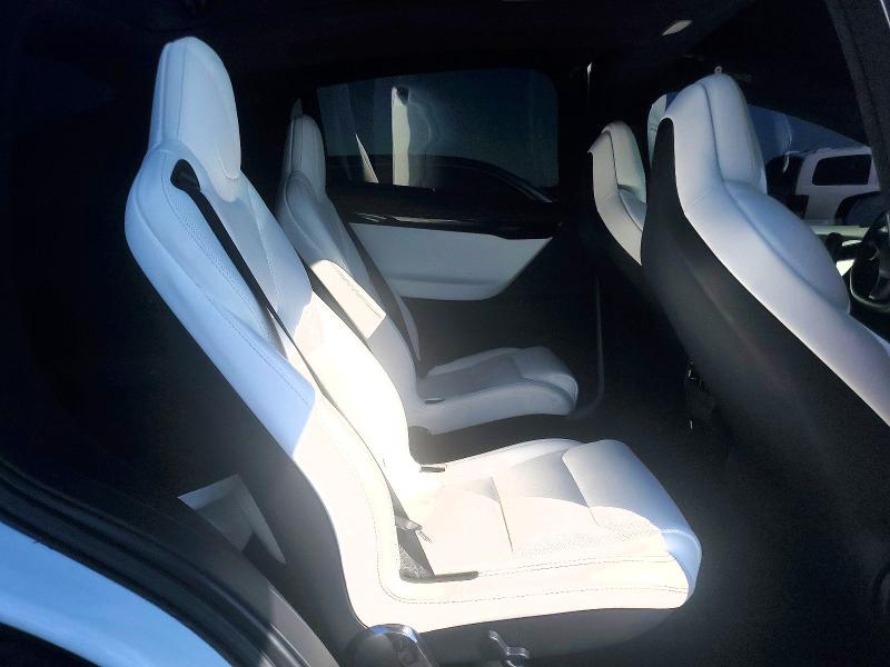 Photo 10 from auction – 2018 TESLA MODEL X with VIN 5YJXCBE41JF133415