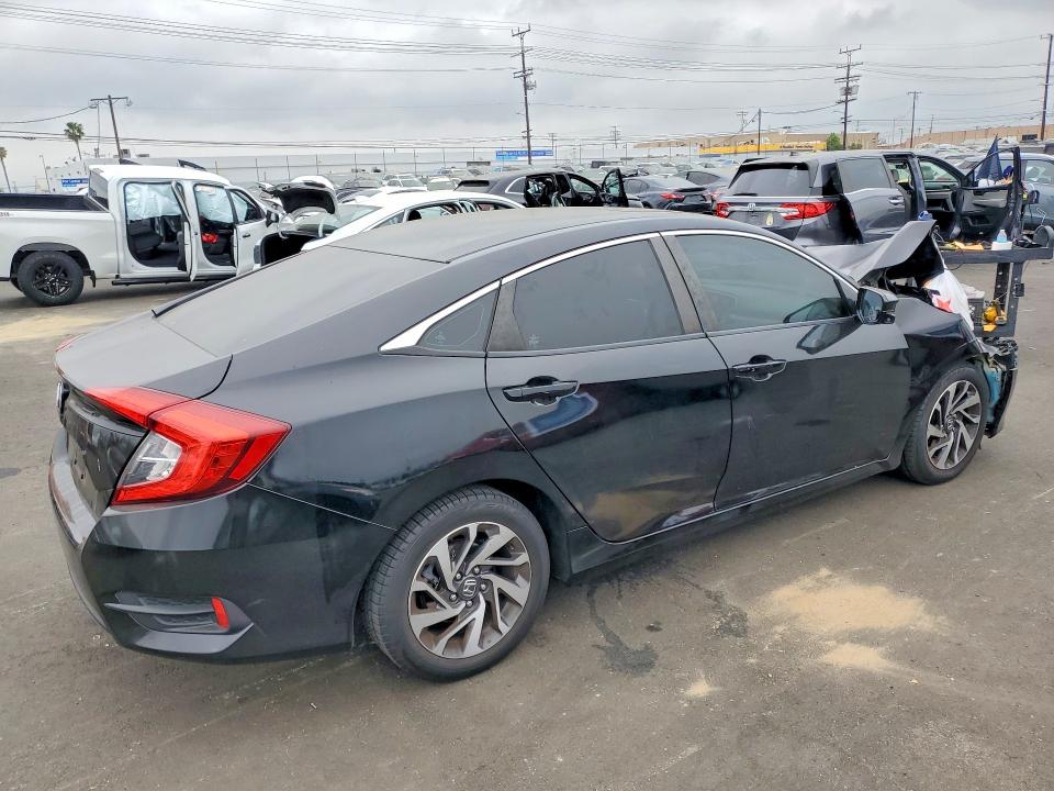Photo 3 from auction – 2016 HONDA CIVIC with VIN 2HGFC2F78GH523128