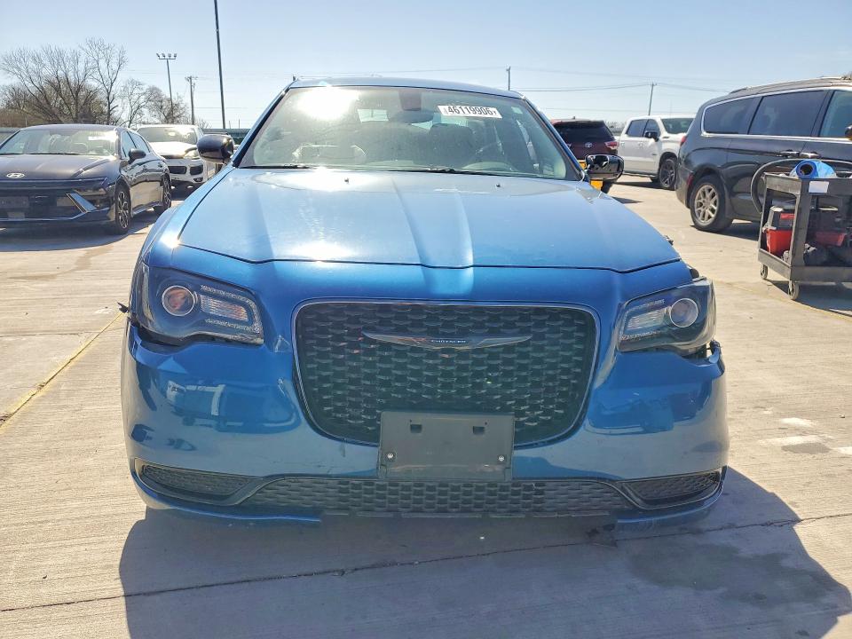 Photo 5 from auction – 2023 CHRYSLER 300 with VIN 2C3CCAAG1PH677171