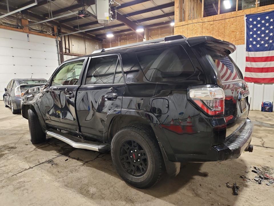 Photo 2 from auction – 2020 TOYOTA 4RUNNER with VIN JTEBU5JR8L5835810