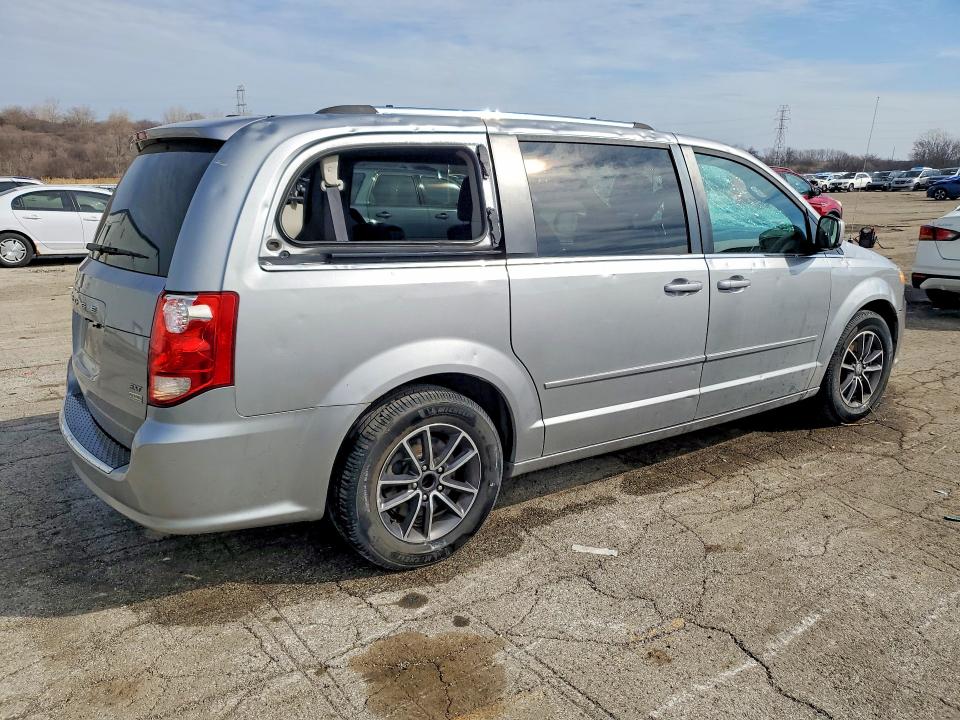 Photo 3 from auction – 2017 DODGE GRAND CARAVAN with VIN 2C4RDGCG0HR562043