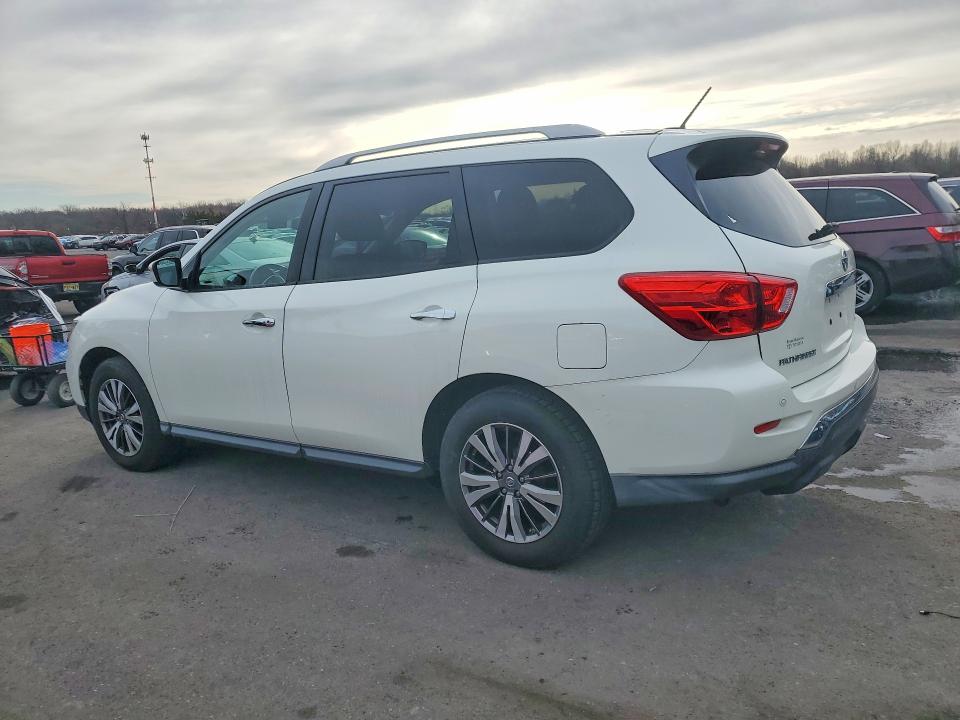Photo 2 from auction – 2018 NISSAN PATHFINDER with VIN 5N1DR2MN1JC636463