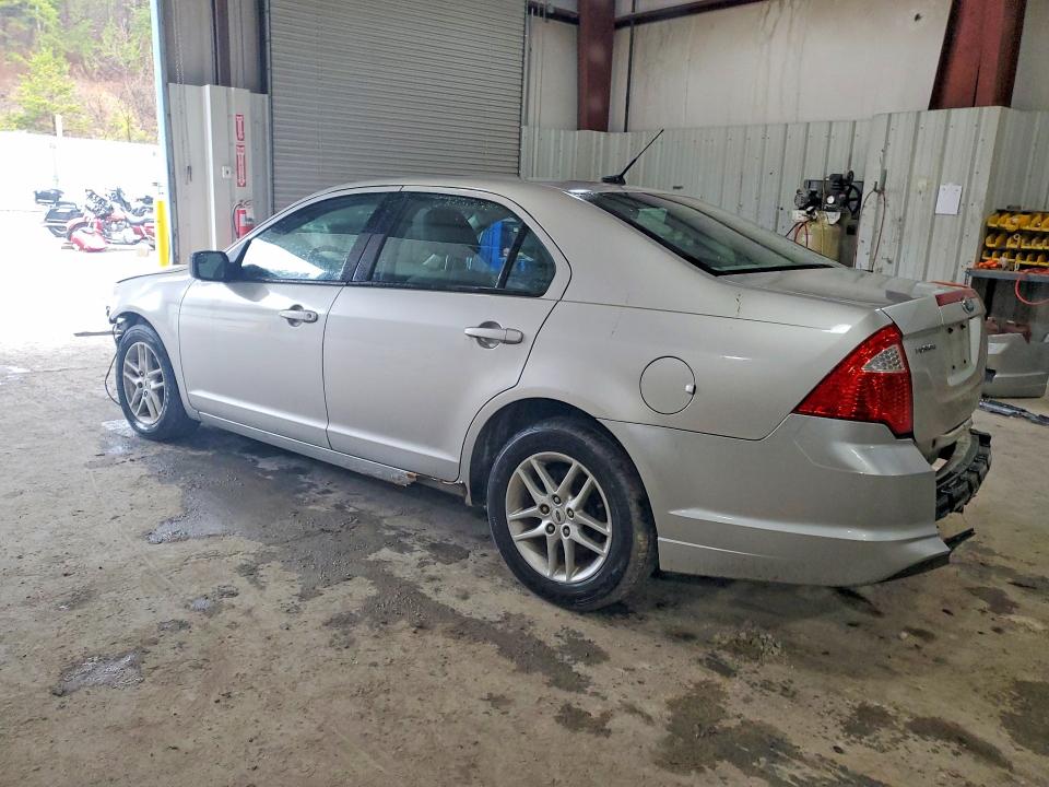 Photo 2 from auction – 2011 FORD FUSION with VIN 3FAHP0GA2BR337775